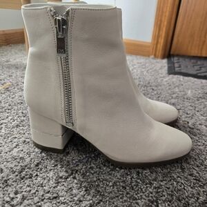 DKNY leather bone cream colored block heeled booties size 7.5